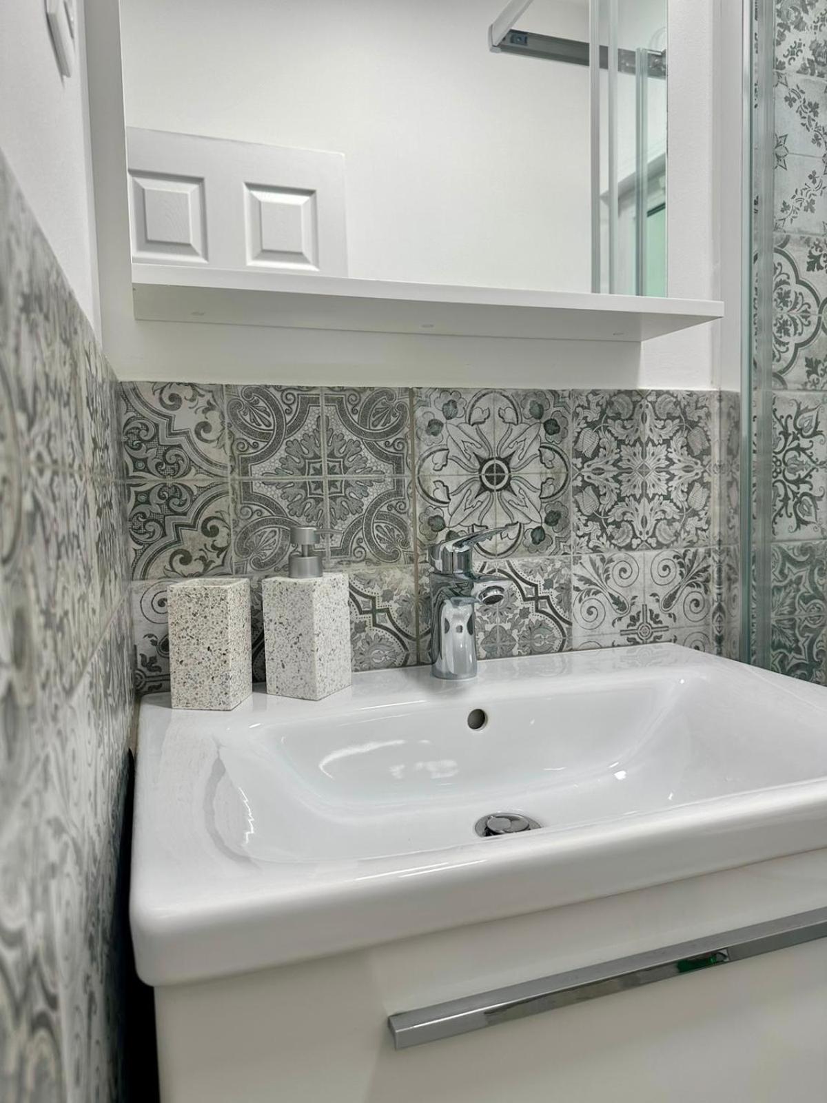 Apartments Lozina درفينيك المظهر الخارجي الصورة